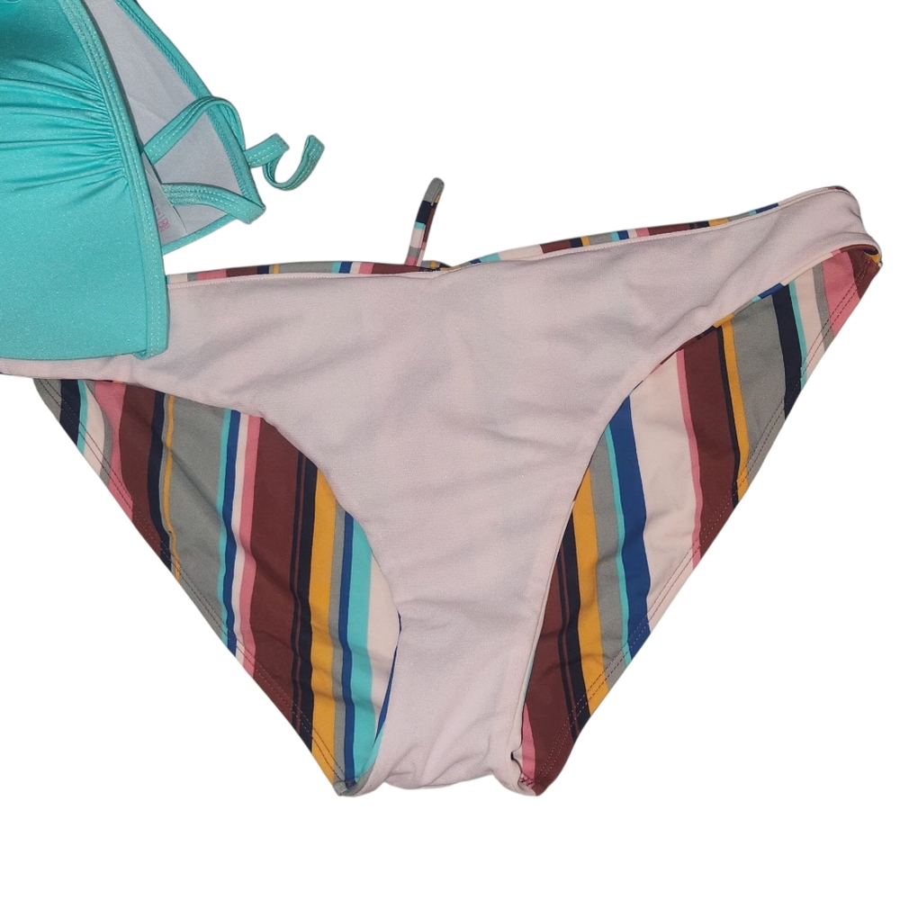No Boundaries Multicolor Ruffled Bikini - Picture 4 of 9